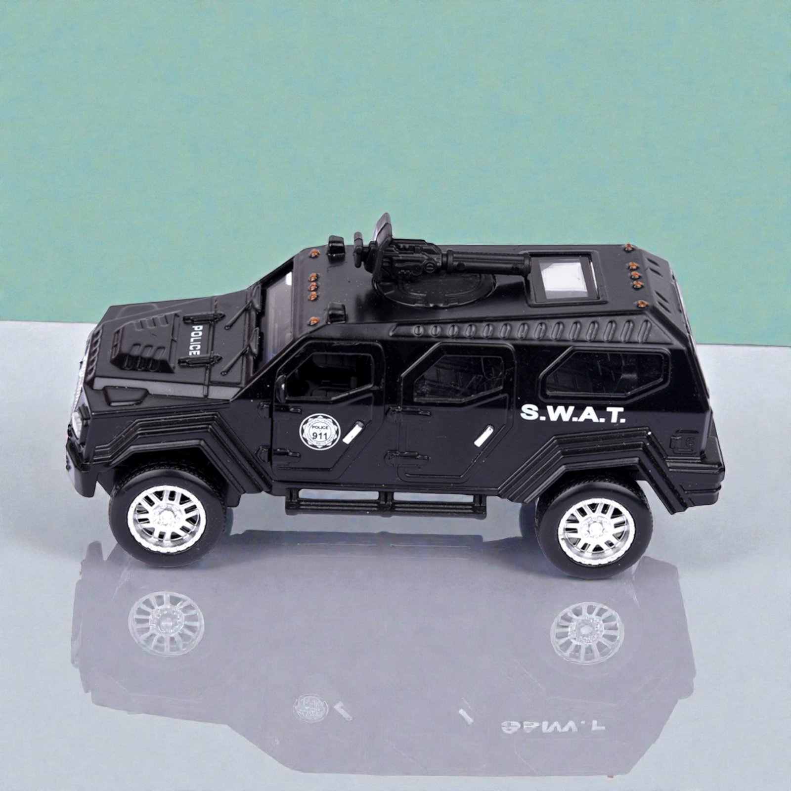 سيارة مصفحة معدنية 1:36 مع أضواء وصوت — ARMOURED SPORTS - الصورة 3