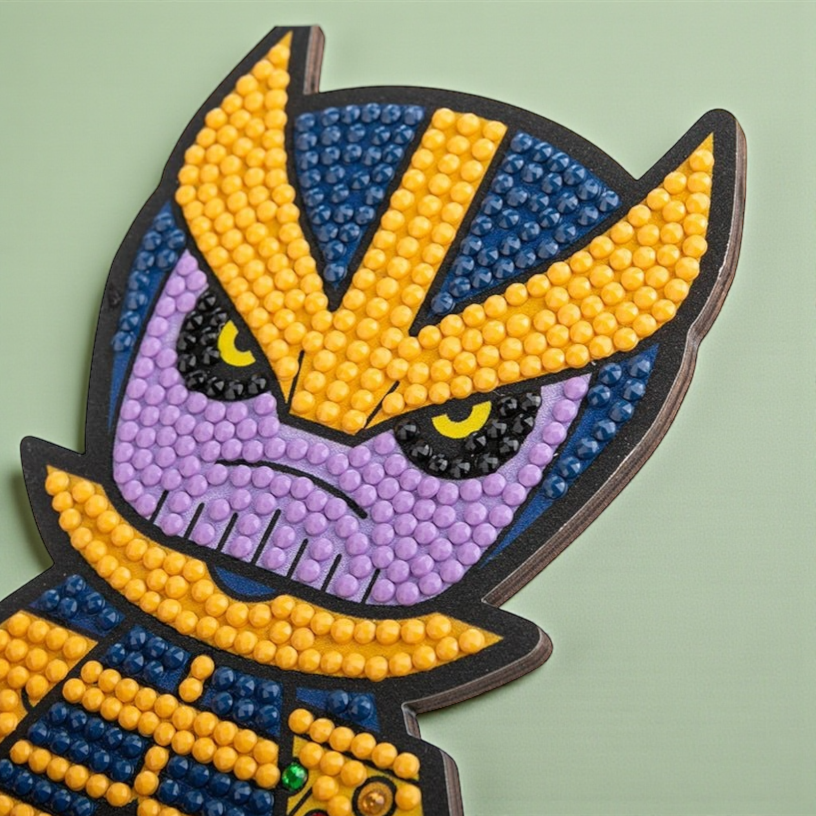 اصنع شخصية Thanos بأحجار الكريستال آرت - الصورة 3