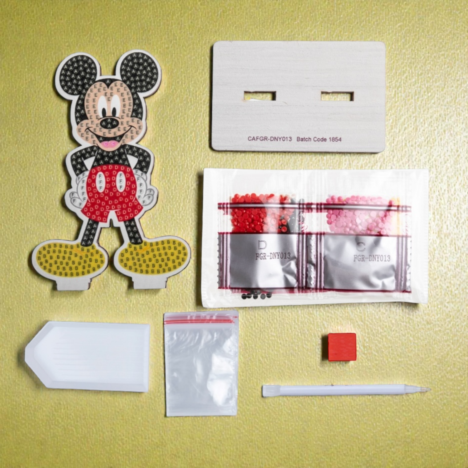 اصنع شخصية Mickey بأحجار الكريستال آرت - الصورة 4